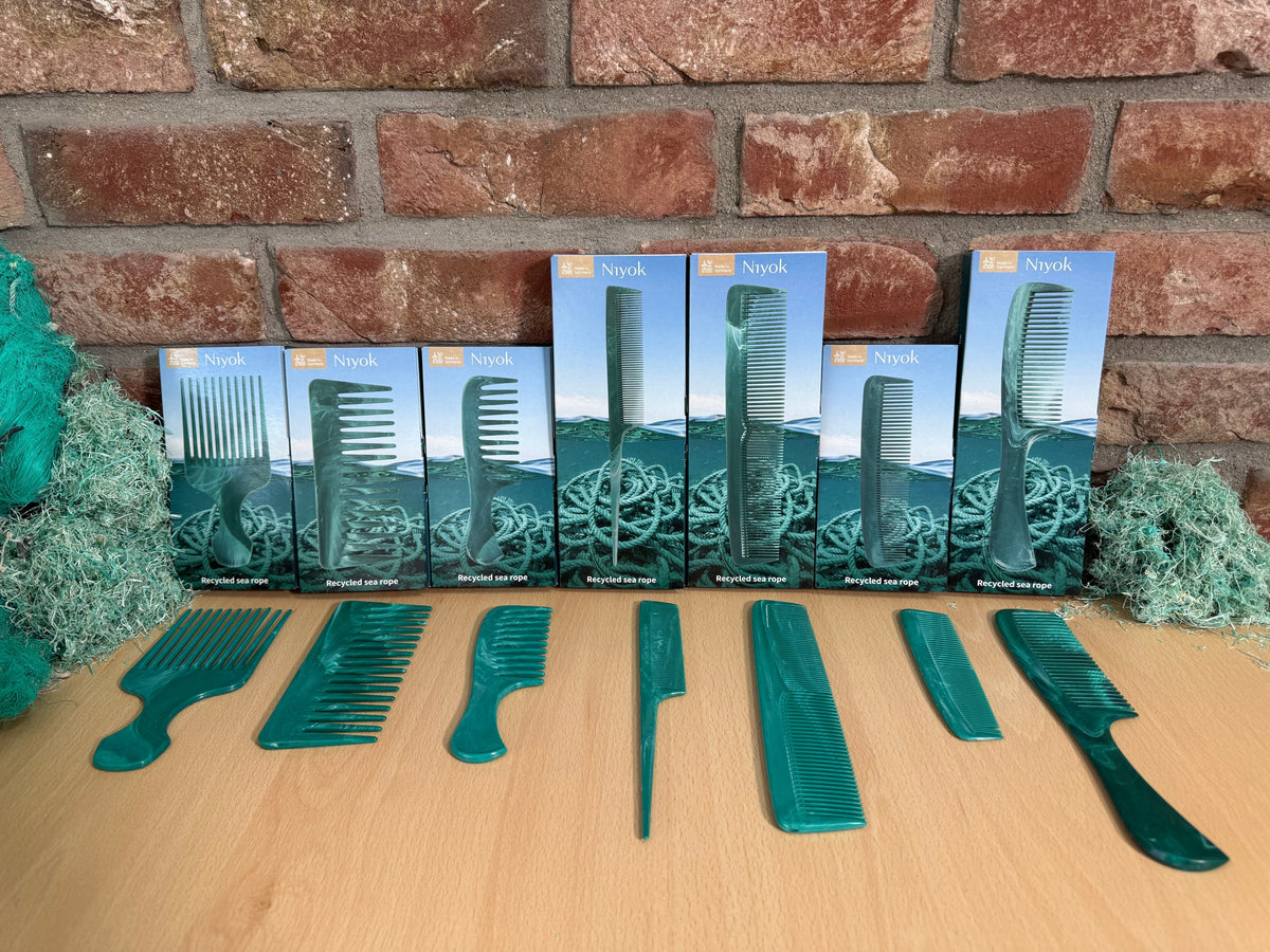Recycelt statt entsorgt: unsere Kämme aus maritimen Seilen